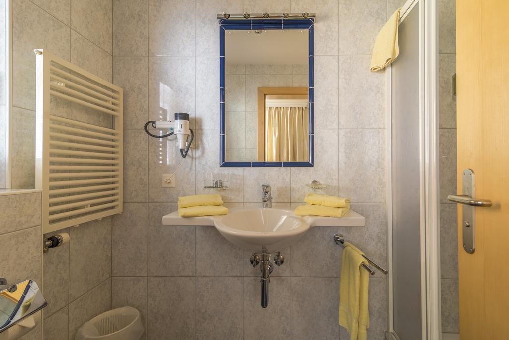זאמנאון Hotel Garni Chasa Nova מראה חיצוני תמונה