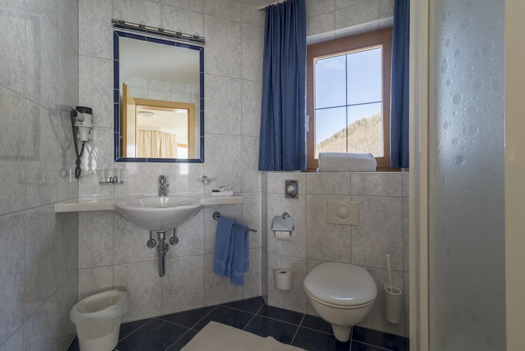 זאמנאון Hotel Garni Chasa Nova מראה חיצוני תמונה